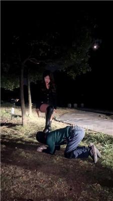 【欣婷】跨年夜户外训野狗 bf60235