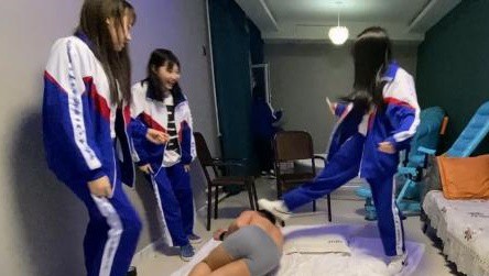 【与精神小妹的那些事】群踹+群踩+钉子鞋 ACYC-1715