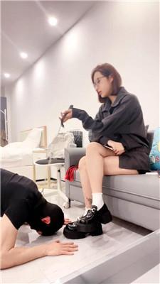 【怡宝s】小皮鞋白袜羞辱玩虐 bf61385