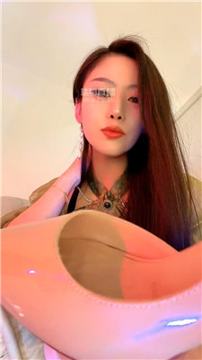 【曼曼曼曼】旗袍肉丝口水裸足    260308-11