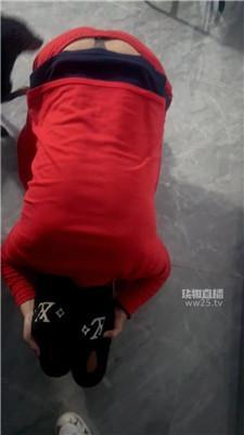 【短发】狗继父下跪伺候 JS260319-36