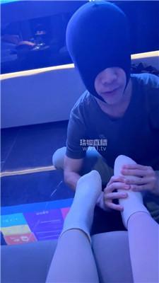 【素人饮水机】花钱做陪酒妹的脚奴 JS260331-44