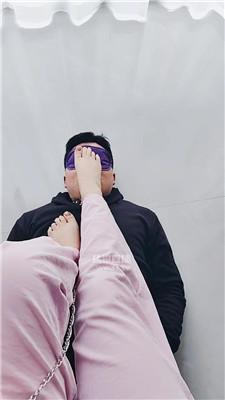 【思思殿下】家奴仔细品尝臭脚丫 JS260401-2