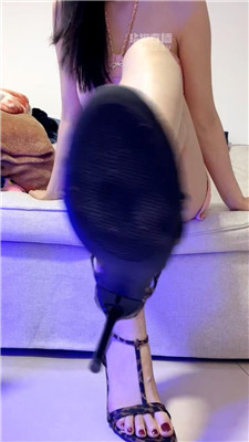 【卡叽兔】裸足高跟诱惑    260403-38