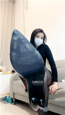 【小E神】黑丝高跟裸足    260407-35