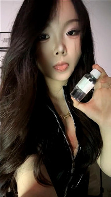 【梨悠】香水黑丝臀炸    260410-31