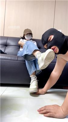 【CN足彩馆】太妹羞辱贱狗 JS260412-34