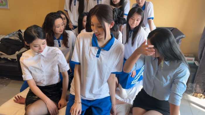 【蛋碎娇娃】『超S·联盟』美女师生集团调教 YC-260407