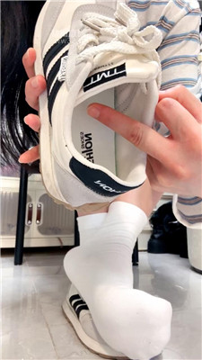 【妮蔻】白袜裸足美臀羞辱 260413-3