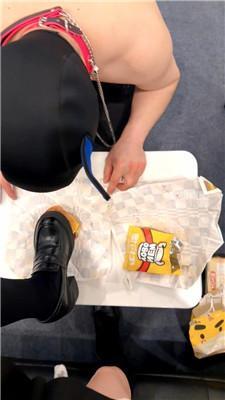 【瓜哥】洛丽塔圈养哥哥喂食 JS260423-18