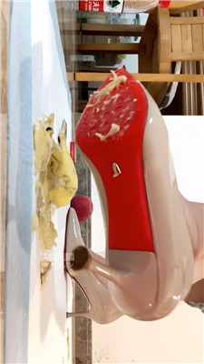 【晓甜】高跟裸足踩踏专场    260425-24