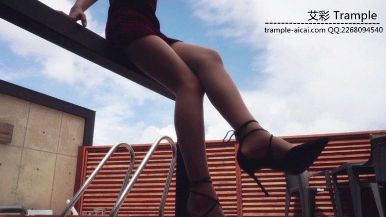 性感丝袜高跟鞋全程痛苦践踏调教