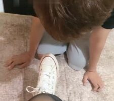 【鬼鬼】帆布鞋丝袜诱惑调教贱狗 bf16012