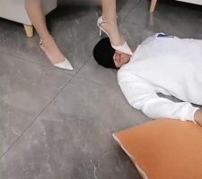 【沐琪大小姐】高跟鞋全体重踩踏 bf17713