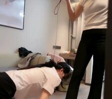 【丹祖宗】暴虐小三母狗/胸罩蒙眼/裸足虐舌 bf24447