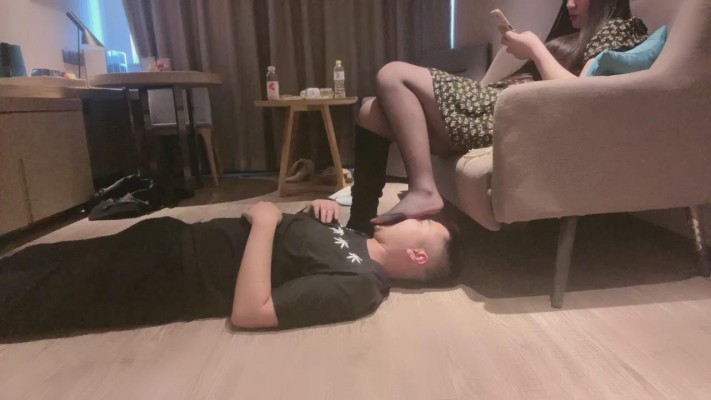 【诺诺子】长靴黑丝踩踏-深喉-头压马桶喝圣水 bf26320