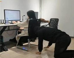 【尤尤子】办公室虐上司-遛狗骑马爬行/闻白袜/人肉座椅 bf34233