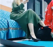 【重庆cc女王】高跟肉丝脚下奴【完整版】 bf36520