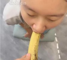 【瑶瑶】母畜-踩踏香蕉喂食/清理脏鞋底/转胯sp/黑丝酸奶脚 bf37163