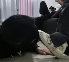 【文文文】骑马/舔脏鞋/品尝素人裸足【三视角版】 JS240113-4