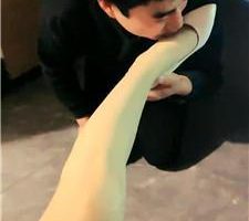 【刘二狗】会所开发素人技师-闻舔高跟肉丝/踩踏喂食 JS240502-1