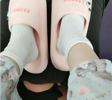 【桉】拖鞋白袜无情踩地毯奴 JS240703-1