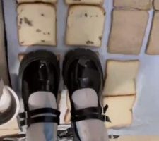 超可爱jk少女近20双脏鞋底踩踏面包 YC-240816-7