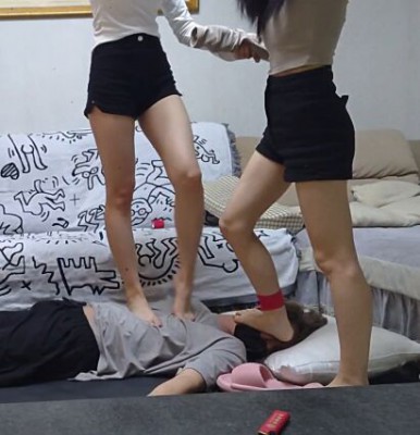 双S全体重裸足踩踏贱狗 YC-241011-8