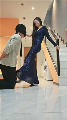 【嘉妮】高跟踩踏/连环耳光/重度鞭打/骑马转胯 bf47331