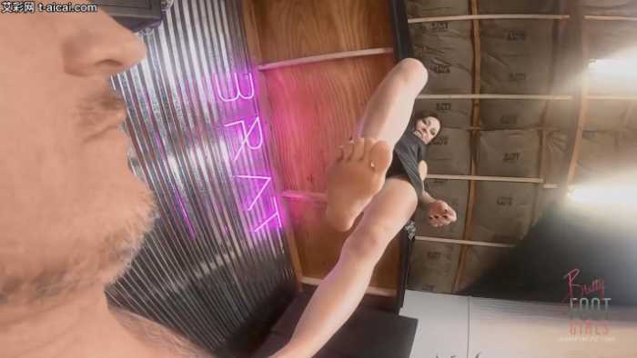 超羞辱视角被模特女王Agatha用原味脚踩扁狗脸和狗裆！bf15204