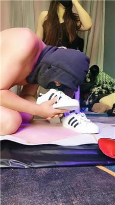 【美柠】贝壳头原味白袜踩虐 bf48279