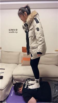 【埋汰】白袜脚踢踹/骑马踩踏 bf49788