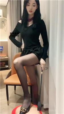 【千千】御姐S-强迫清理脏高跟 bf51774