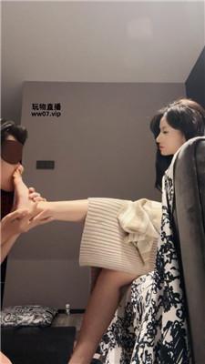 【晨晨】超美车模S-玉足美腿羞辱 bf53202