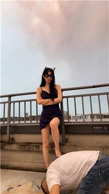 【皇家御姐】户外阳台羞辱贱奴【双视角版】 bf56449