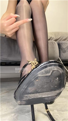 【酒鸽】油亮黑丝    250912-11