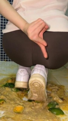 萌棠 空军一号踩香蕉橘子 ACYC-2203