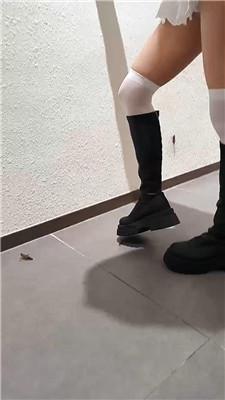 【萝莉收割机】踩虫子-刑具固定虐【完整版】  JS251205-54