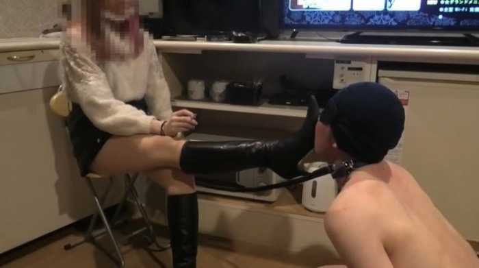 (自购)冷酷抖S小咲大人的靴子践踏,对M男的调教 JS260131~1