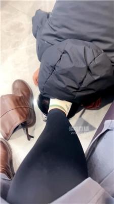 【贝拉】户外品尝白袜脚 JS260224-28